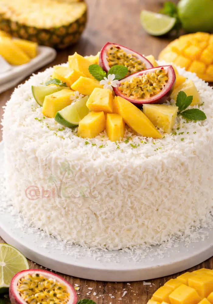 Topping and Decorating Cream Cakes